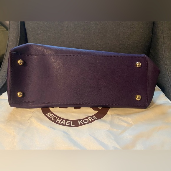 Michael Kors Bag - Picture 3 of 11